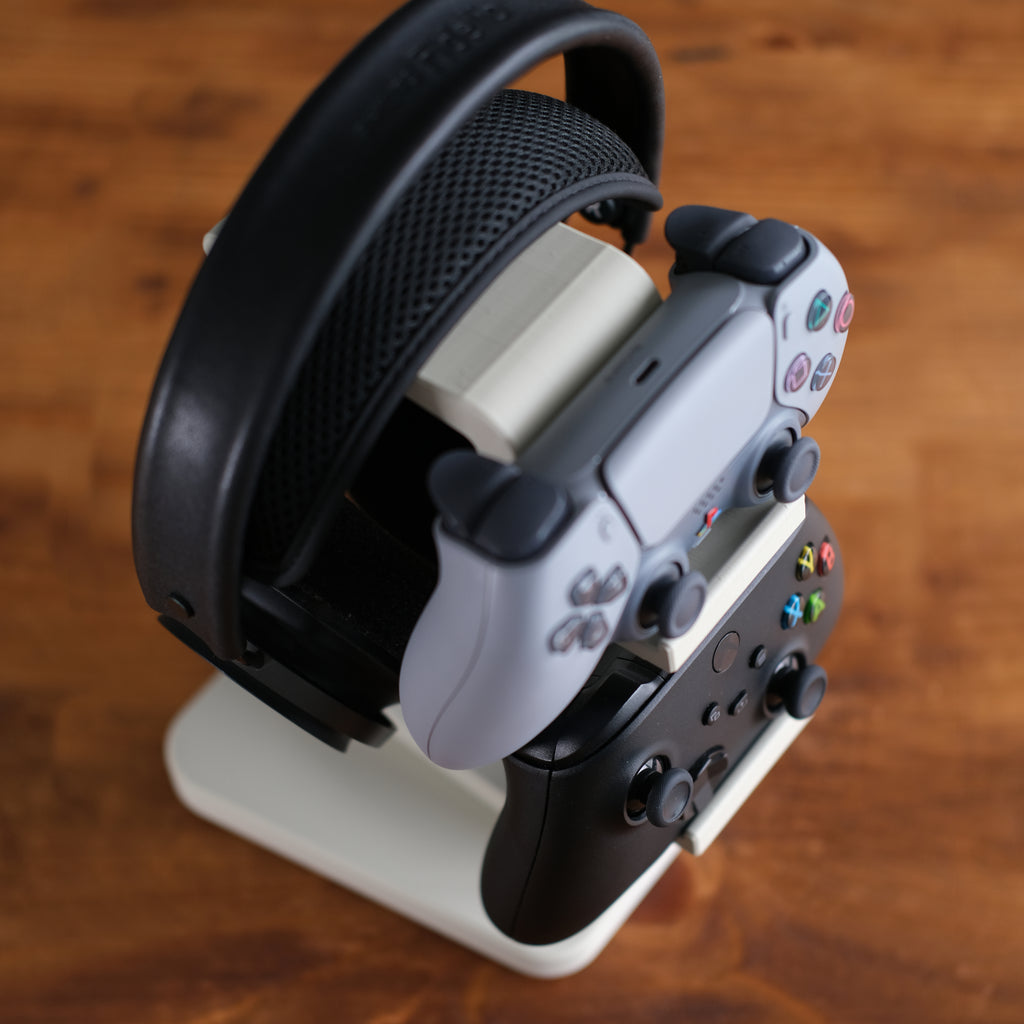 All-in-One Headset and Controller Gaming Stand with headsets and controllers organised tidily view from the top.